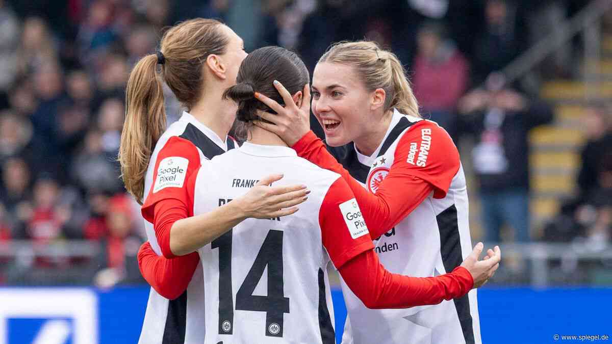 Bundesliga der Frauen: Laura Freigang schießt Eintracht Frankfurt mit Dreierpack auf Platz zwei