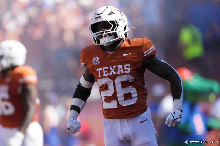 Turnovers, explosive offense carry No. 5 Texas to 49-17 win over Florida