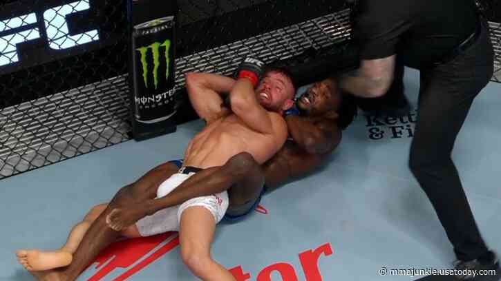 UFC Fight Night 247 video: Da'Mon Blackshear wobbles, taps Cody Stamann in first