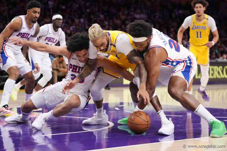 Lakers’ new ‘fluid’ starting lineup producing early results