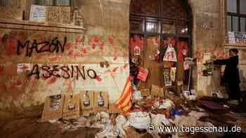 Nach der Flutkatastrophe protestieren Zehntausende in Valencia