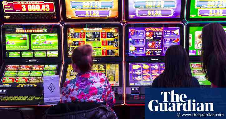 Vulnerable Australians ‘force-fed’ gambling and alcohol ads on Facebook, report finds