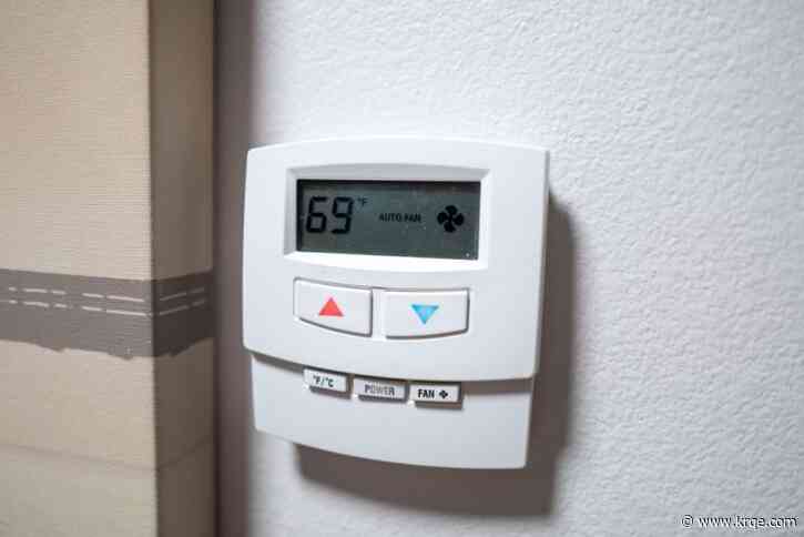 Should you set heat to a constant temperature or turn it on and off?