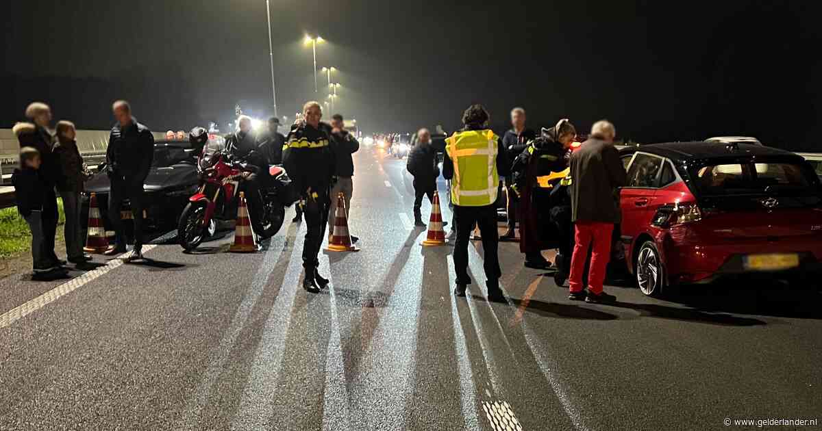 Gewonde bij botsing op A1 bij Voorst, snelweg richting Deventer opnieuw dicht