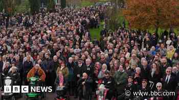 Thousands reflect in Remembrance Sunday gatherings