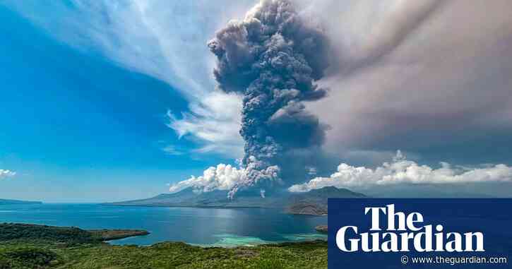 Indonesia volcano: authorities race to evacuate remaining villagers amid eruptions – video