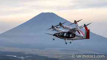 Joby-Toyota air taxi flies (alone) in front of Mount Fuji