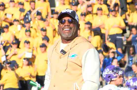 Fans disappointed by Darius Rucker's appearance at Tennessee college football game