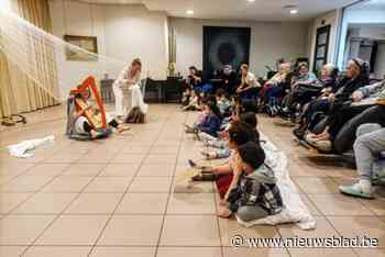 Fluisterconcert voor kleuters en bewoners woonzorgcentrum Borsbeekhof: “Over een  taart bespraken de ouderen hun concertbeleving met de kleuters”