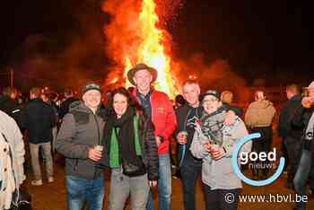 Groot Sint-Maartensvuur op motorcrossterrein ten voordele van To Walk Again