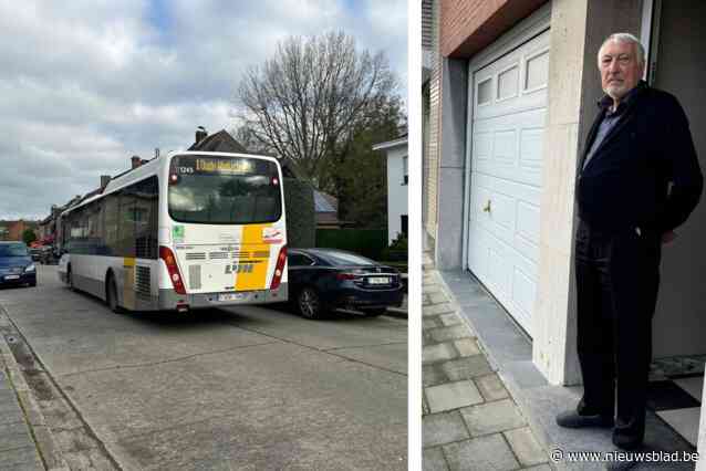 Bewoners van Biekorfstraat zijn lege bussen die hun straat doorkruisen beu: “176 per dag, en vaak volledig leeg”