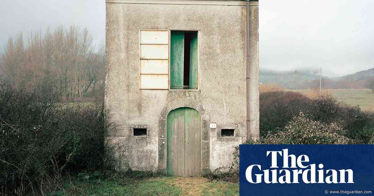 Homes alone: abandoned buildings of the Italian Apennines – in pictures