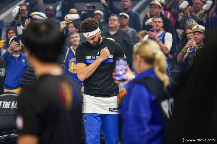 Curry, fans pay tribute during ‘awesome’ night for Thompson