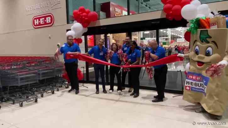 Photos: H-E-B holds grand opening of new Pflugerville store