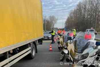 Gezamenlijke controle levert 6.565 euro achterstallige verkeersbelasting op