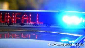 Person von Zug erfasst und Unfall auf B20 - Lkw prallt gegen Auto