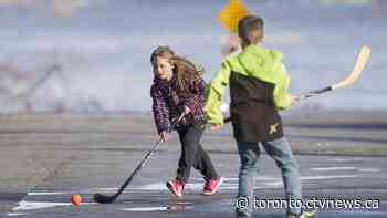 Mississauga, Ont. upholds ban on street sports, including hockey and basketball