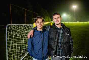 Drie keepers afwezig bij Kattenbos: Lukas (16) moet broer noodgedwongen vervangen in doel