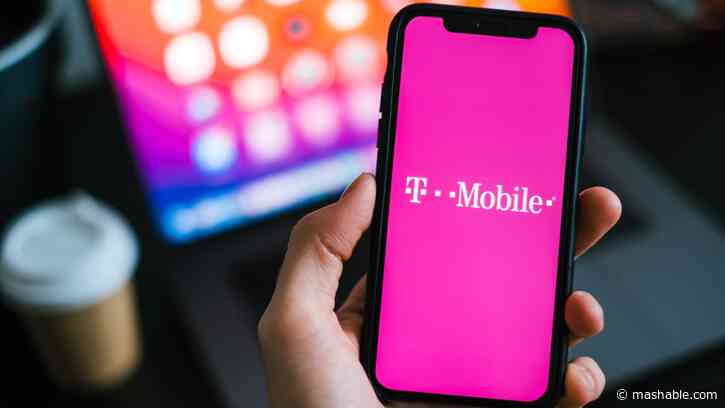 Is T-Mobile down? Users report widespread outages