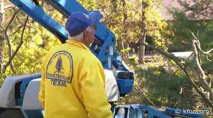 Volunteers helping Oklahomans struggling with debris cleanup