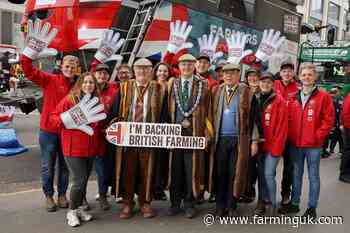 Farmers receive warm welcome during Lord Mayor&#39;s Show