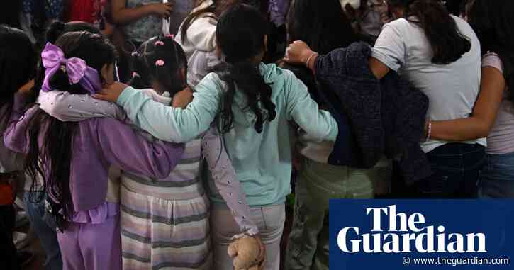 Colombia outlaws child marriage after 17-year campaign