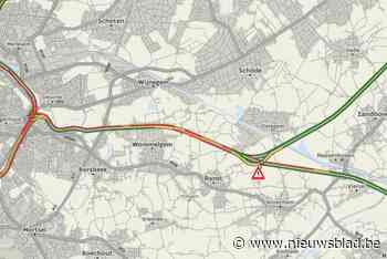 Brandende bus op E34 richting Turnhout: weg versperd in Ranst