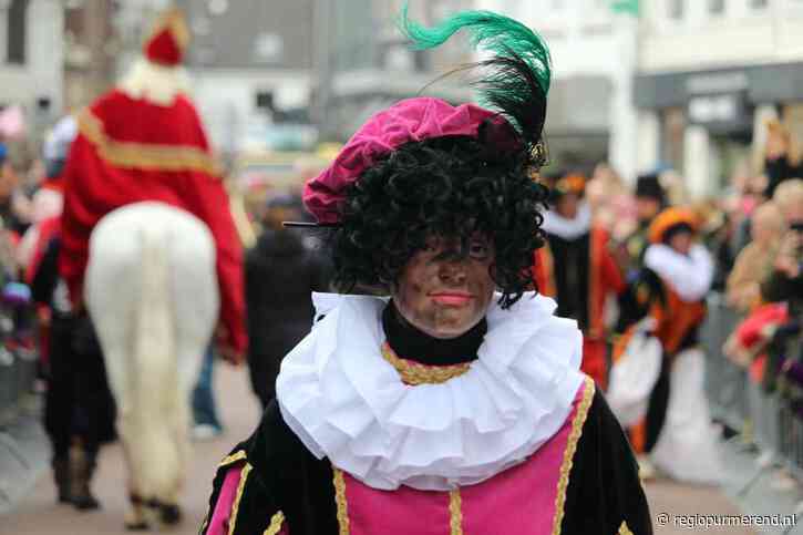 Glutenvrije Piet tijdens intocht Sinterklaas in Purmerend op 17 november