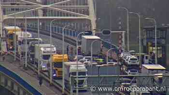 A27 dicht door ongeluk bij de Merwedebrug, flinke file