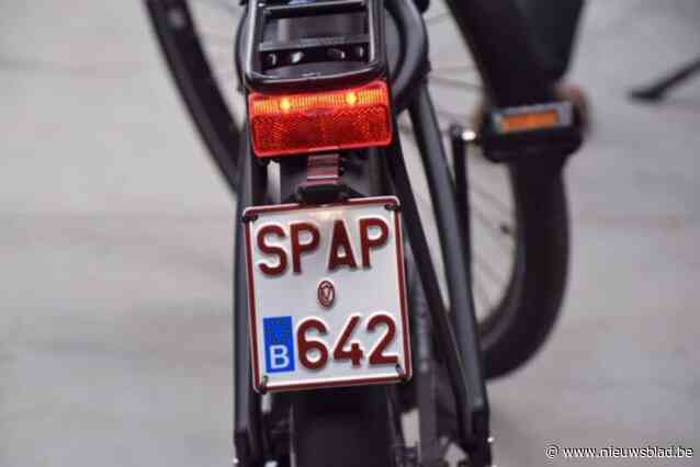 Fietser op speedpedelec lichtgewond na aanrijding