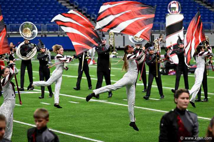 Central Texas high schools make history in state marching band competition