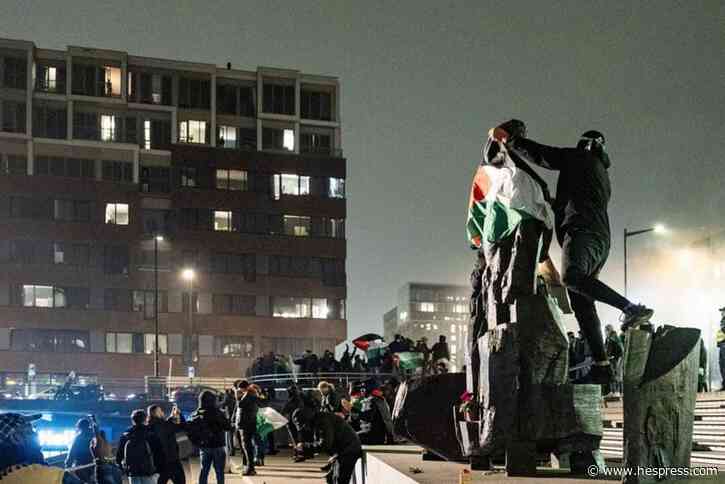 بسبب "أحداث أمستردام" .. فيلدرز يدعو إلى سحب ا&#160