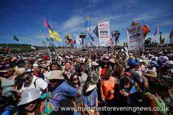 Fans brand Glastonbury queue 'boring' as thousands scramble online for tickets