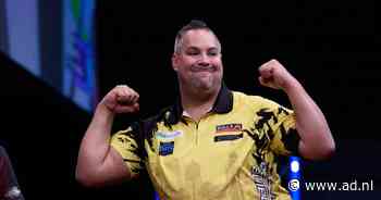 Grand Slam of Darts | Jermaine Wattimena overleeft acht (!) matchdarts en plaatst zich voor kwartfinales