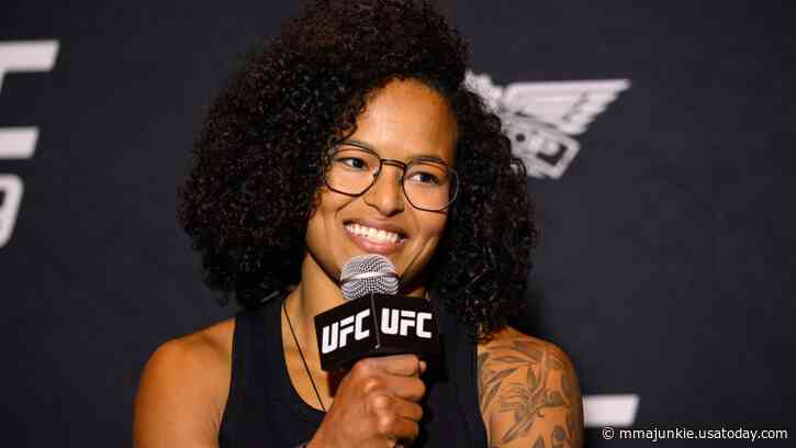 Karine Silva thinks win over Viviane Araujo at UFC 309 could make her next flyweight title challenger