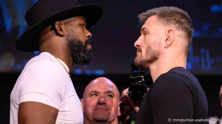 UFC 309 video: Jon Jones ignores Stipe Miocic handshake during first faceoff