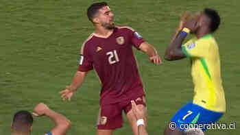 [VIDEO] Alexander González se perderá el partido con Chile por agredir a Vinicius en el rostro