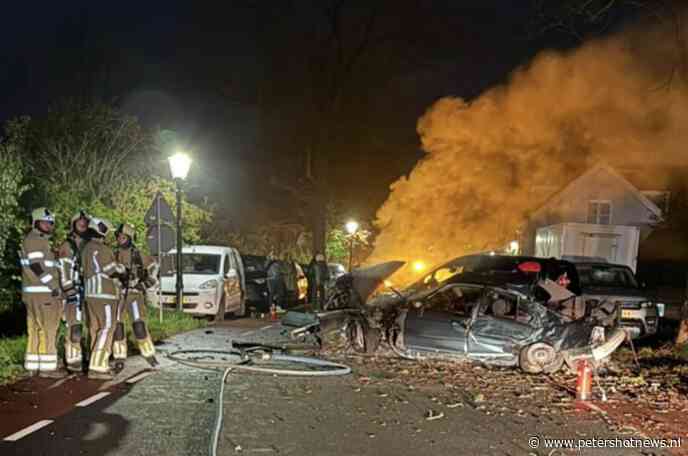 Auto in brand na ongeluk Nieuwersluis