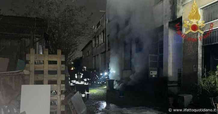 Incendio in una officina in zona Affori a Milano: 10 persone evacuate dall’edificio