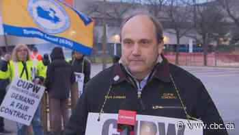 Canada Post workers can't survive on current wages, Toronto union president says as strike begins