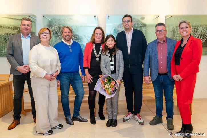 Laura Bourre geïnstalleerd als eerste kinderburgemeester van Purmerend