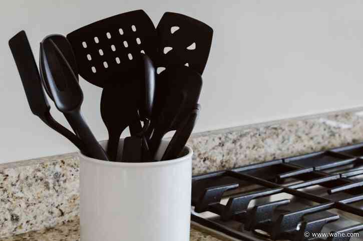 Why you should throw away your black plastic cooking utensils