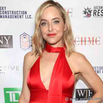 Jenny Mollen Claps Back at Criticism for Taking Flight With Head Lice