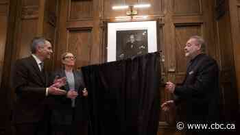 Recovered portrait of Winston Churchill unveiled in Ottawa nearly 3 years after brazen theft