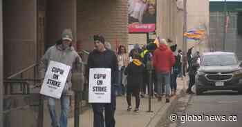 Canada Post workers hit the picket line in Saskatchewan