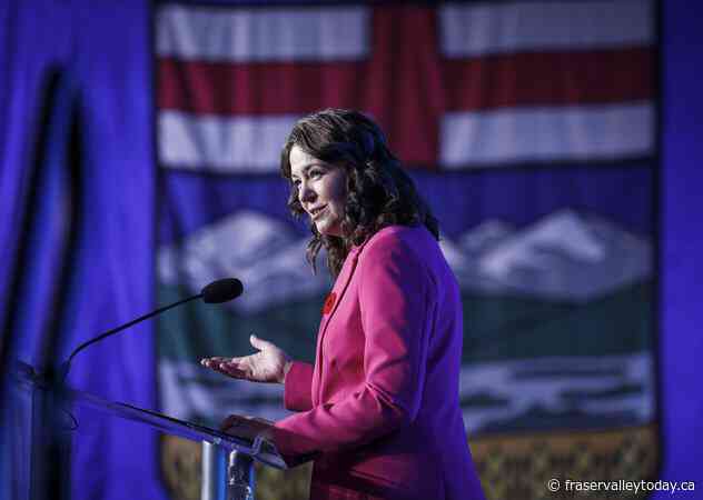 Alberta Premier Danielle Smith to attend embassy Trump inauguration party