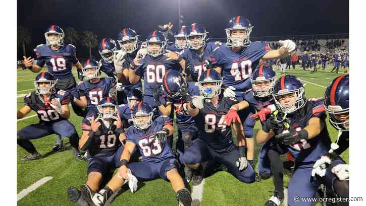 Yorba Linda football tops Serra in quarterfinals with two huge takeaways at the end