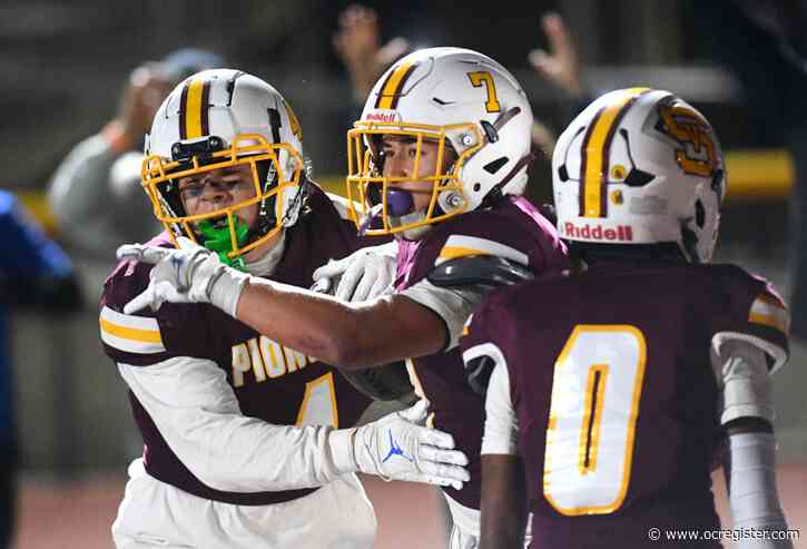 Simi Valley stops La Habra, reaches Division 3 football semifinals