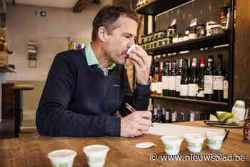 DE GROTE TEST. Olijfoliesommelier Guy Hendrickx test 26 extra vierge olijfolies uit de supermarkt: “Deze ruikt naar muf karton”