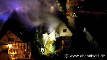 Brand in Messie-Haus – Feuerwehr reißt das Dach auf